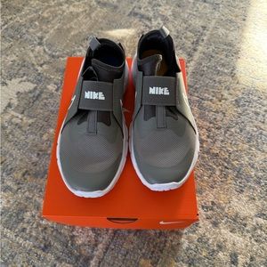 Nike Kids' Flex Runner 2 Running Shoes, brand new in box